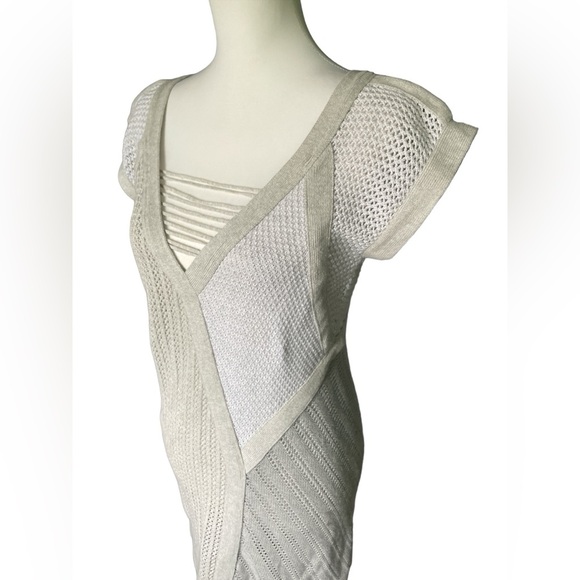 A/X Armani Exchange Sleeveless V-Neck Long Knit Top, Size Medium - Picture 2 of 5